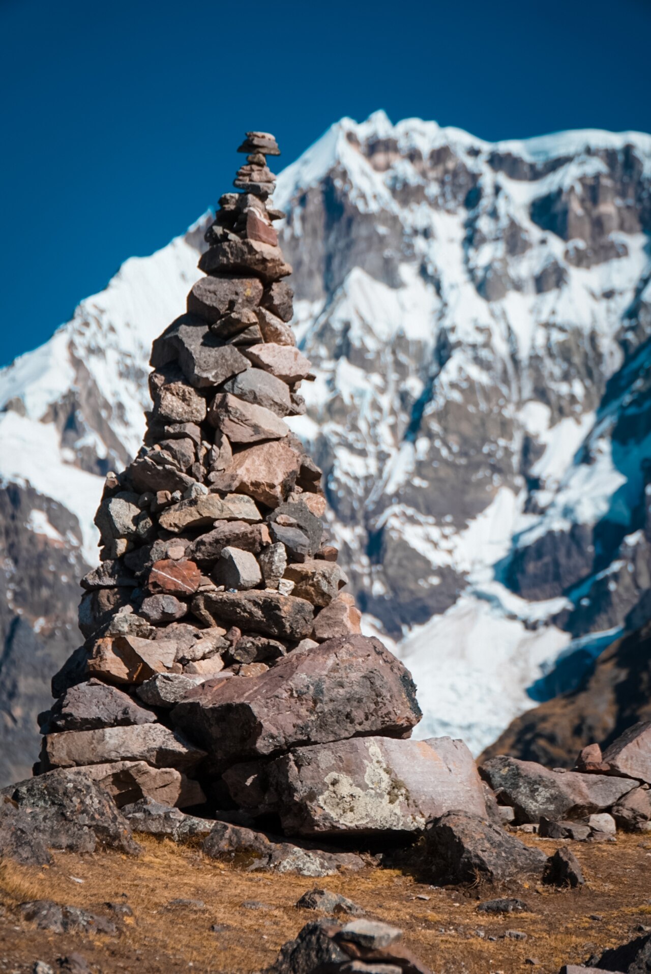 Apachetas in het landschap van Ausangate, Peru
